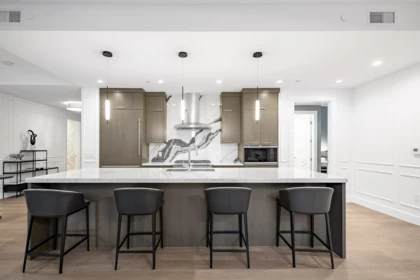 Kitchen Island Photo of 204 1009 Laurier Avenue, Vancouver, BC