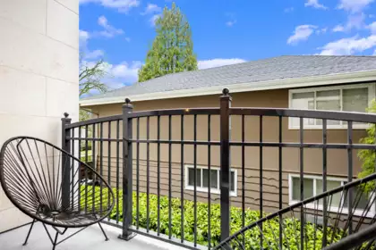 Street View Photo of 204 1009 Laurier Avenue, Vancouver, BC