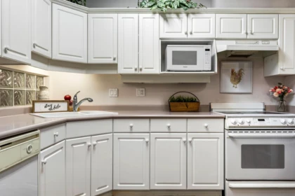 Kitchen Island Photo of 102 45700 Wellington Avenue, Chilliwack, BC