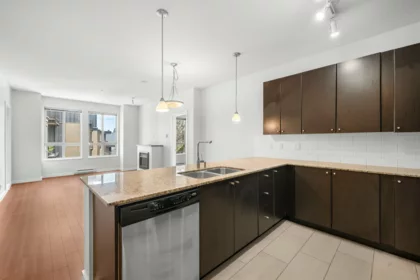 317 225 Francis Way, New Westminster, BC, New Westminster — Apartment/Condo for sale