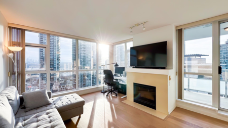 1705 4400 Buchanan Street, Burnaby, BC, Burnaby — Apartment/Condo for sale