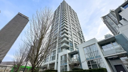 1705 4400 Buchanan Street, Burnaby, BC, Burnaby — Apartment/Condo for sale
