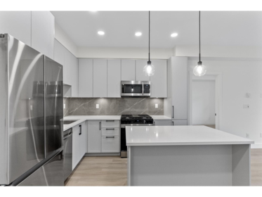 615 3528 146a Street, Surrey, BC