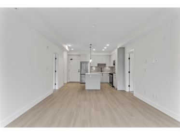 Kitchen Photo of 615 3528 146a Street, Surrey, BC