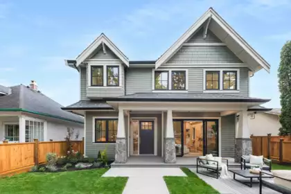 2136 E 10th Avenue, Vancouver, BC, Grandview Woodland — 3 bed half duplex for sale