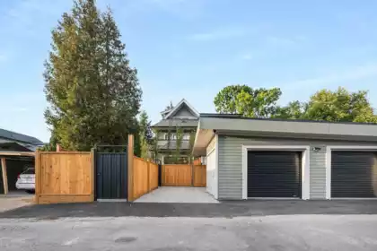 Front Yard Photo of 2136 E 10th Avenue, Vancouver, BC