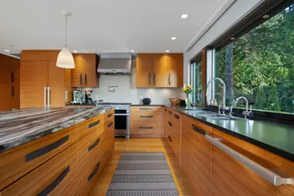 Breakfast Nook Photo of 5361 Brookside Avenue, West Vancouver, BC