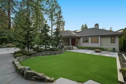 5361 Brookside Avenue, West Vancouver, BC