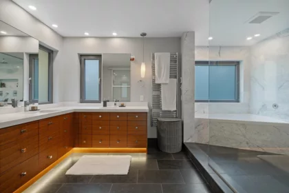 Mudroom Photo of 5361 Brookside Avenue, West Vancouver, BC