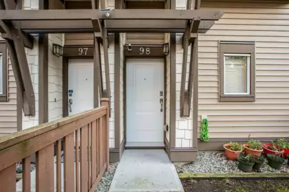 Hallway Photo of 98 19433 68 Avenue, Surrey, BC