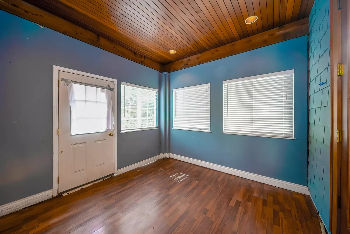 Primary Bedroom Photo of 992 3rd Street, West Vancouver, BC