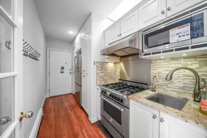 Office / Den Photo of 992 3rd Street, West Vancouver, BC