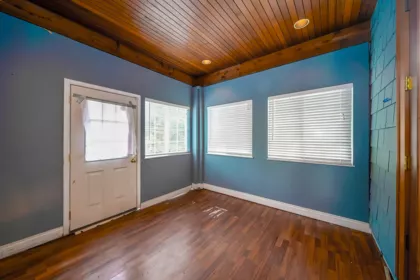 Primary Bedroom Photo of 992 3rd Street, West Vancouver, BC