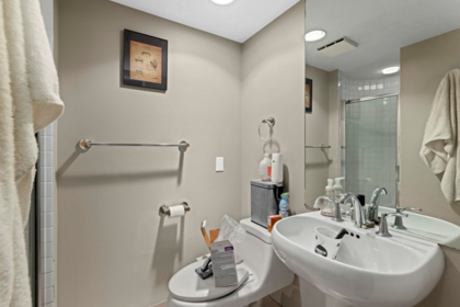 Hot Tub / Spa Photo of 2005 1000 Beach Avenue, Vancouver, BC