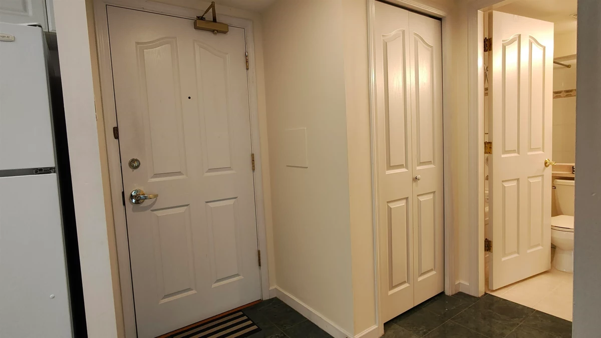 Kitchen Photo of 1106 6080 Minoru Boulevard, Richmond, BC