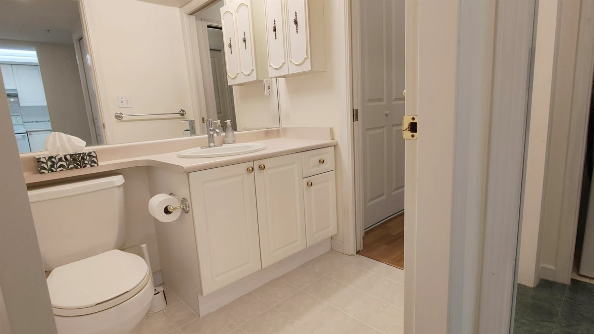 Primary Bathroom Photo of 1106 6080 Minoru Boulevard, Richmond, BC