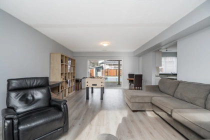 Hallway Photo of 1415 Cornell Avenue, Coquitlam, BC