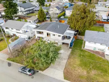 Hot Tub / Spa Photo of 1415 Cornell Avenue, Coquitlam, BC