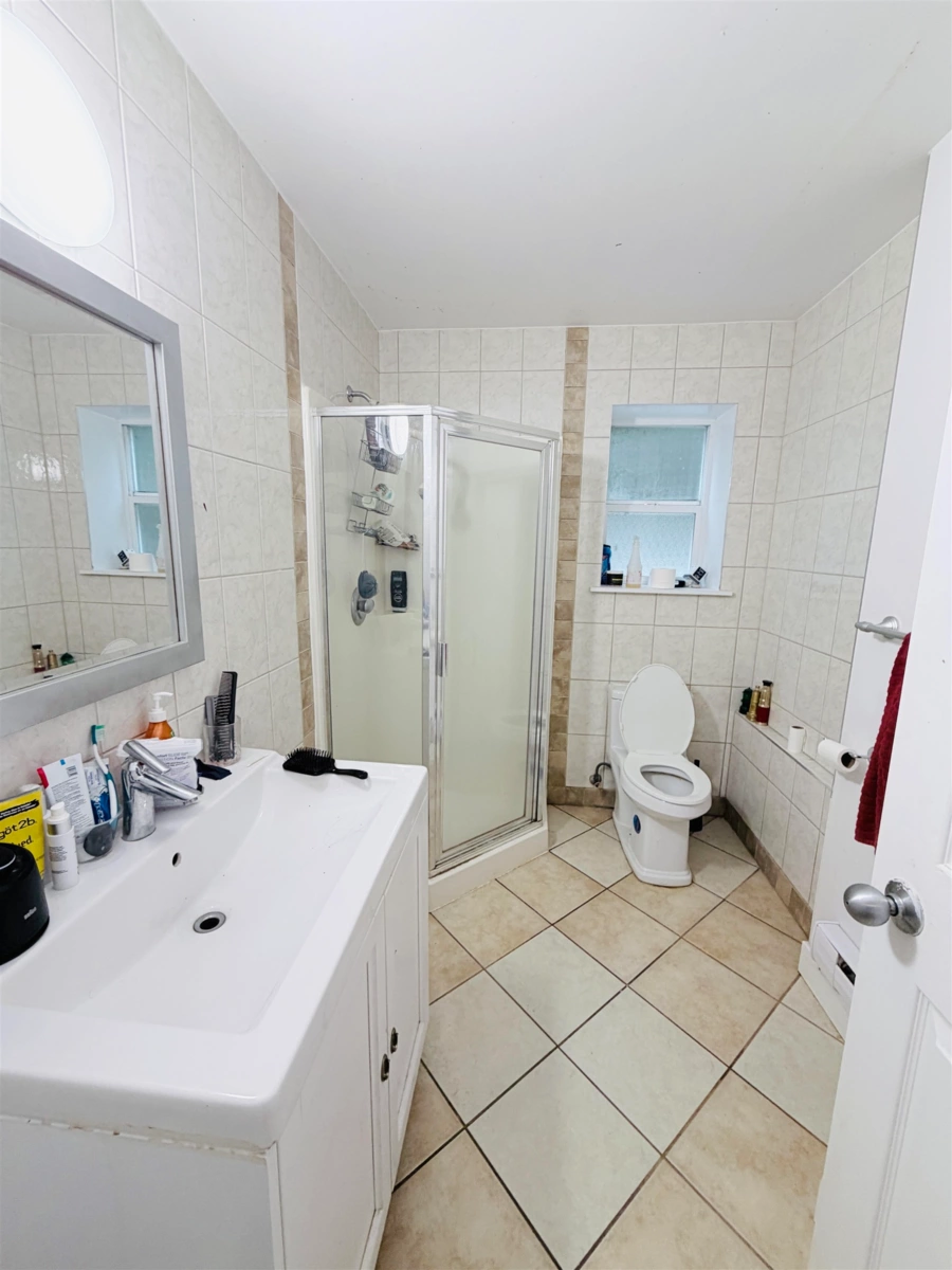 Bedroom 4 Photo of 5565 Riley Road, Halfmoon Bay, BC