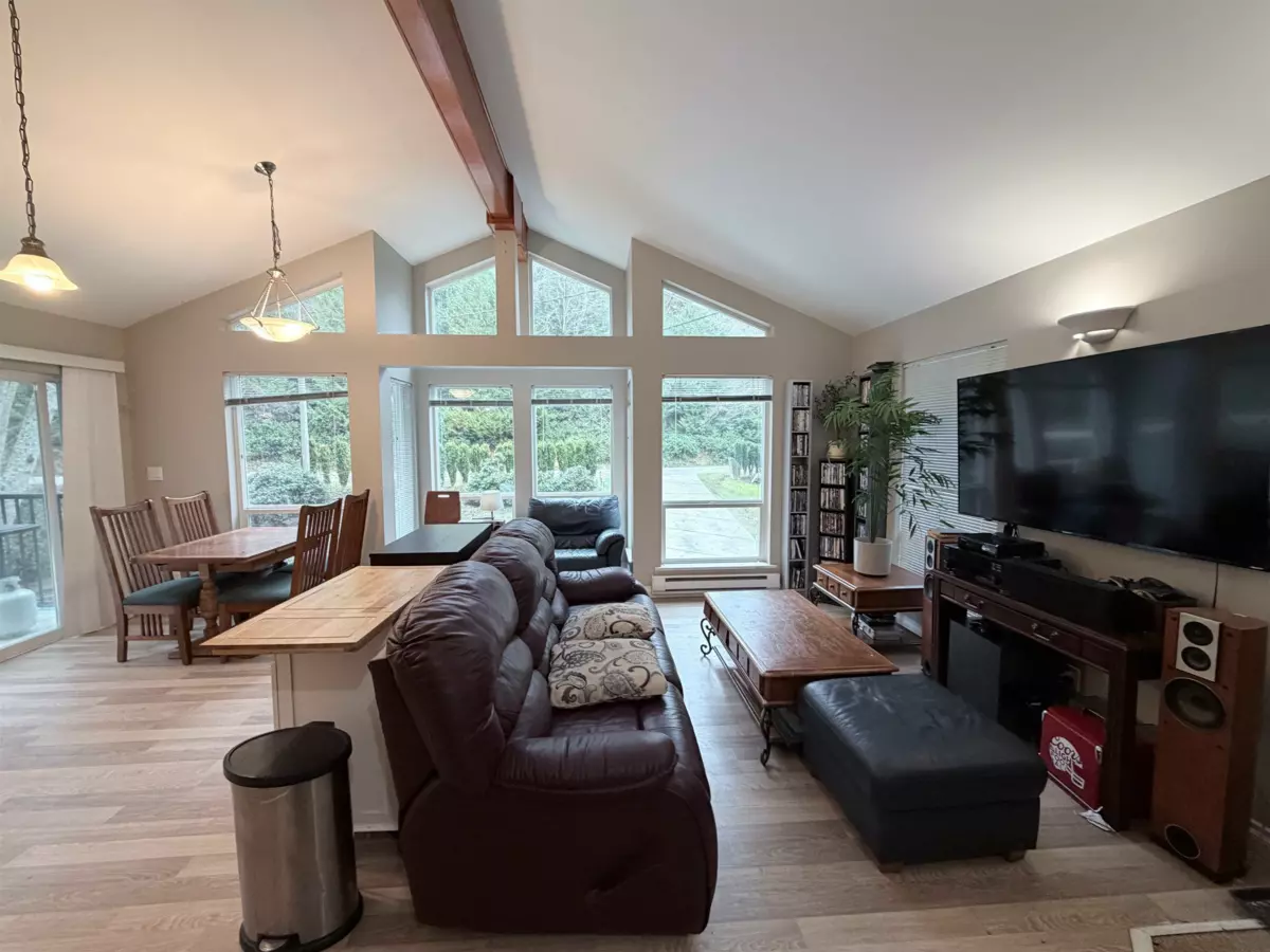 Family Room Photo of 5565 Riley Road, Halfmoon Bay, BC
