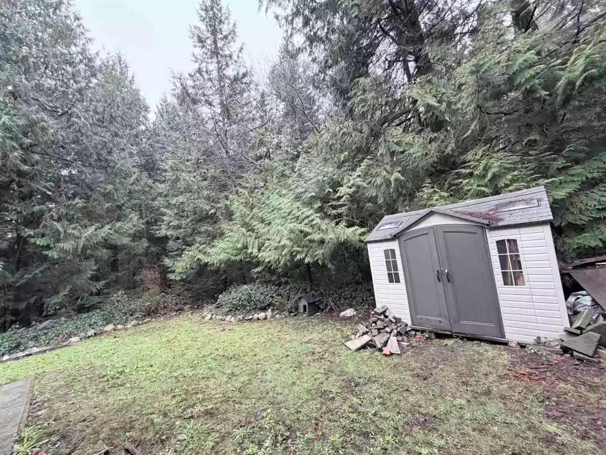 Mudroom Photo of 5565 Riley Road, Halfmoon Bay, BC