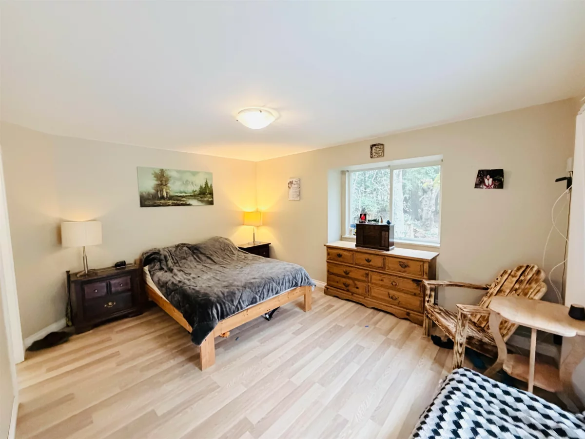 Primary Bathroom Photo of 5565 Riley Road, Halfmoon Bay, BC