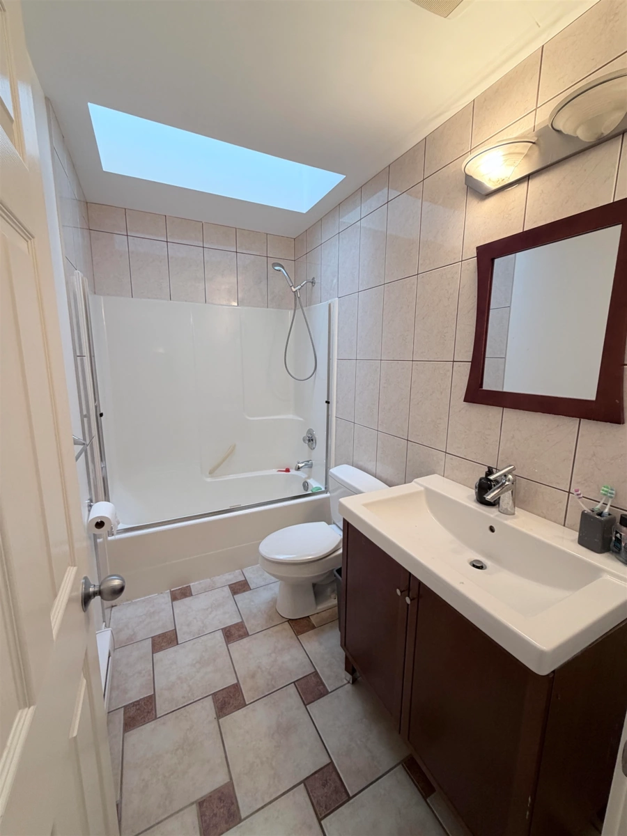 Primary Bedroom Photo of 5565 Riley Road, Halfmoon Bay, BC