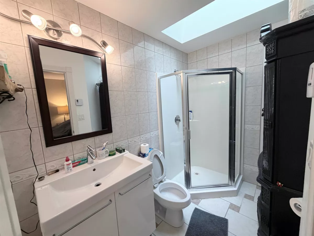 Walk-In Closet Photo of 5565 Riley Road, Halfmoon Bay, BC