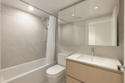 Guest Bathroom Photo of 1203 1500 Fern Street, North Vancouver, BC