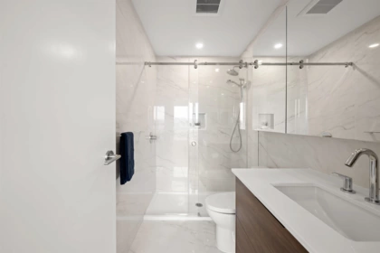Hallway Photo of 2643 E 8th Avenue, Vancouver, BC