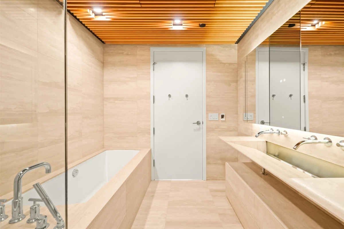 Primary Bathroom Photo of 1504 1568 Alberni Street, Vancouver, BC