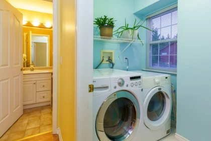 Guest Bathroom Photo of 5 12070 216 Street, Maple Ridge, BC