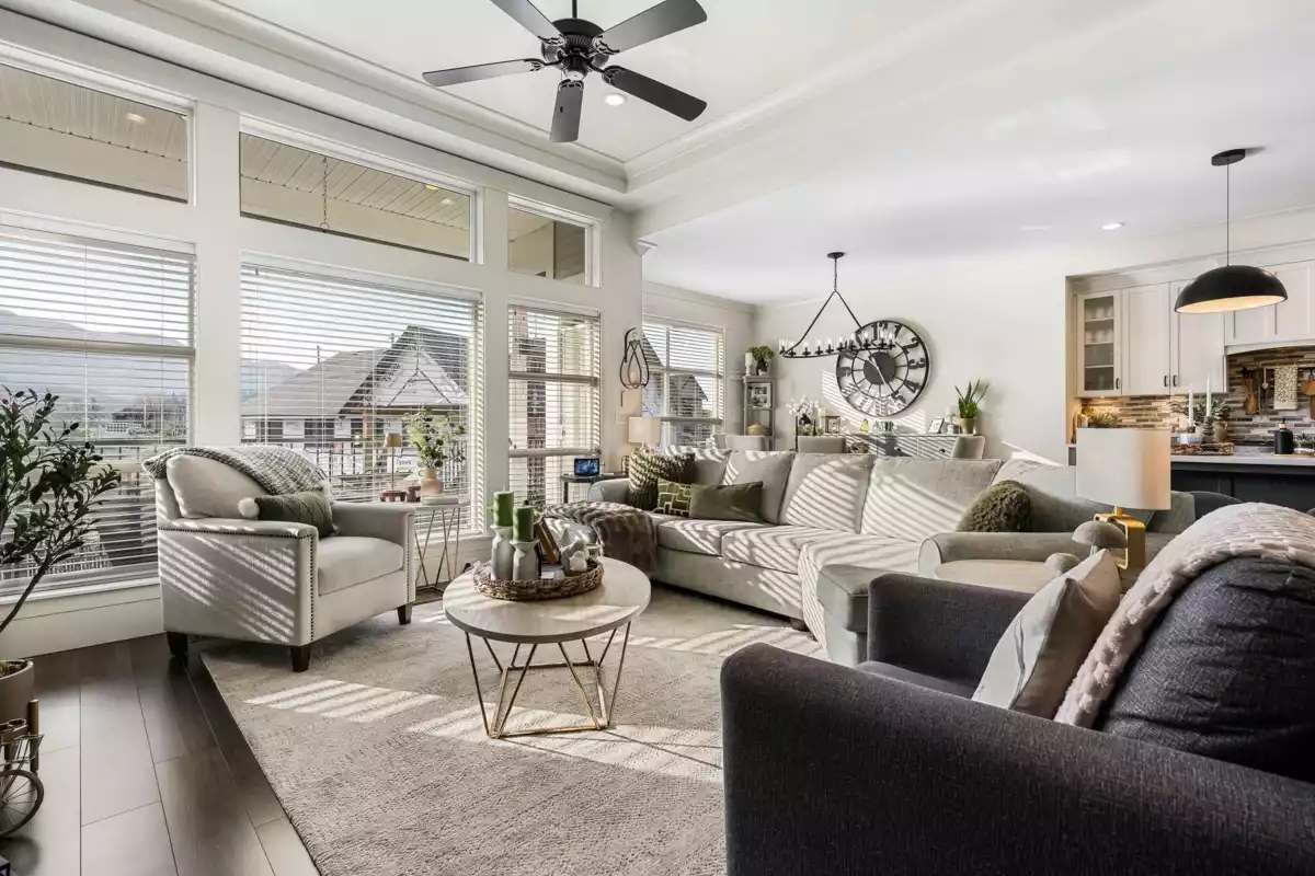 Entry Foyer Photo of 43 46213 Hakweles Road, Chilliwack, BC