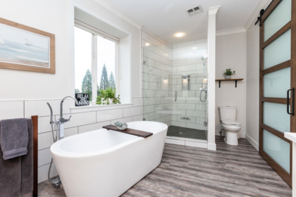 Mudroom Photo of 9012 162a Street, Surrey, BC