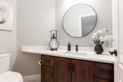 Powder Room Photo of 9012 162a Street, Surrey, BC