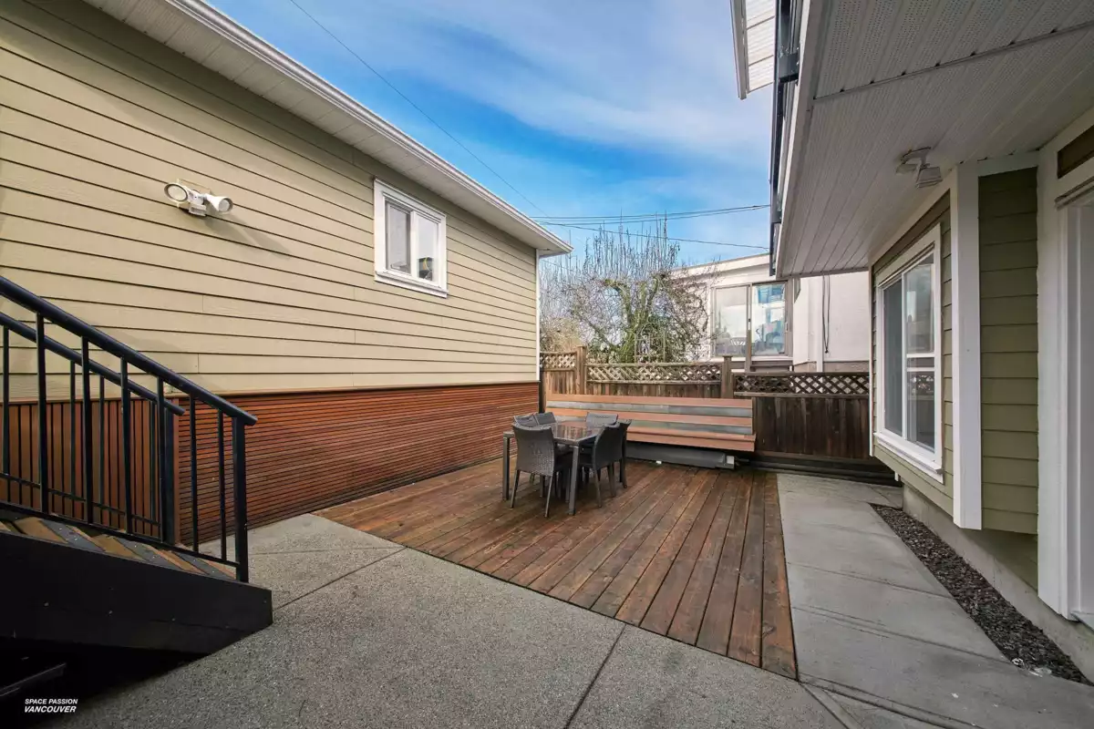 Backyard Photo of 15 N Fell Avenue, Burnaby, BC