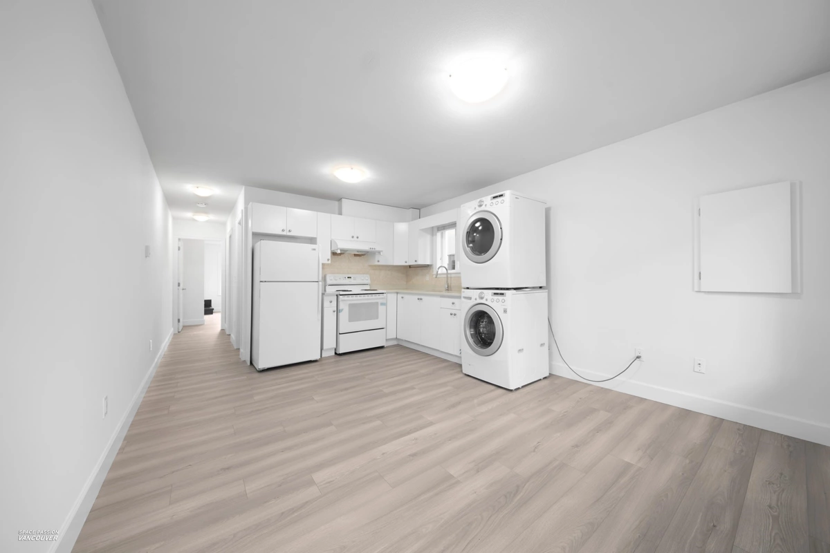 Hallway Photo of 15 N Fell Avenue, Burnaby, BC