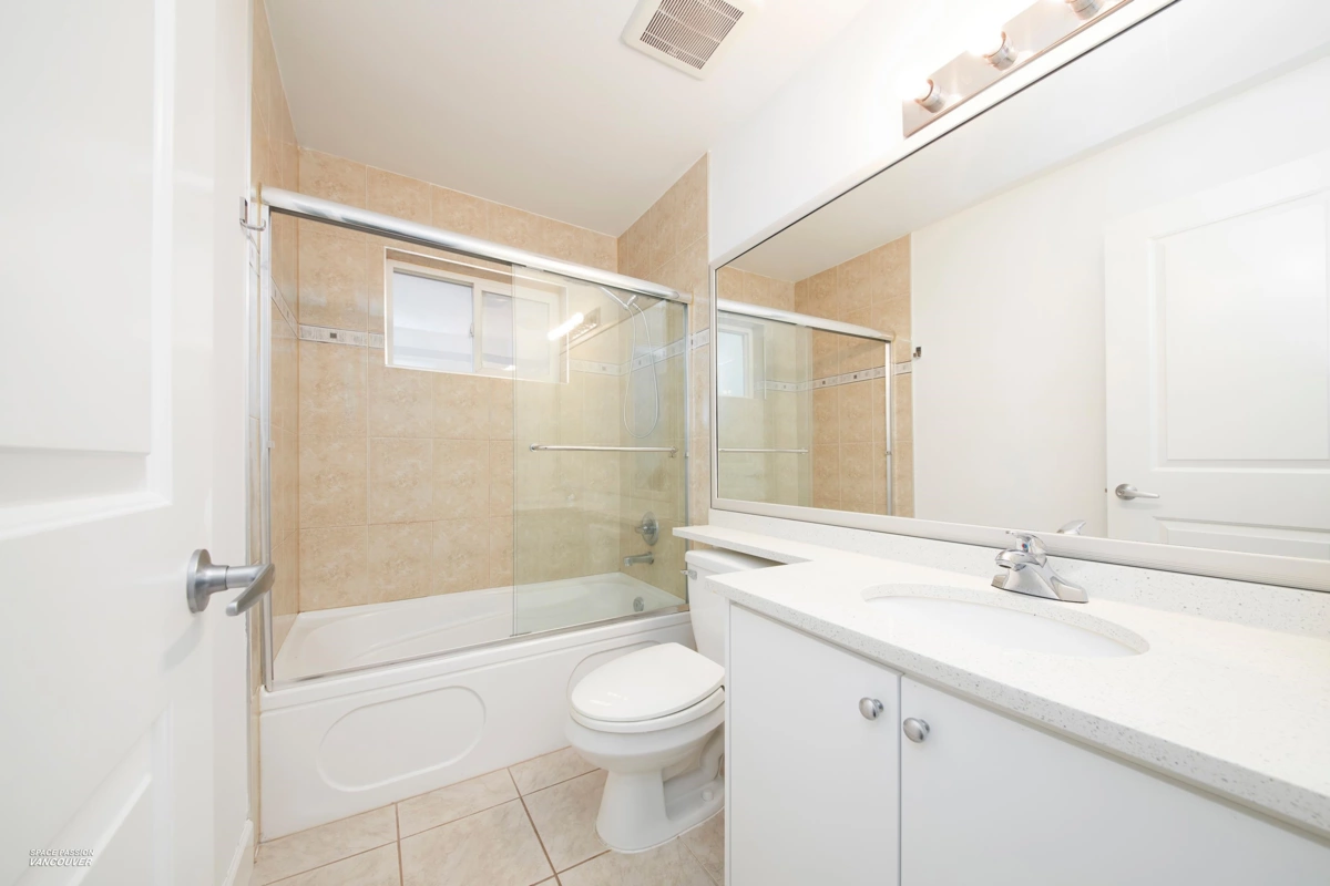 Powder Room Photo of 15 N Fell Avenue, Burnaby, BC