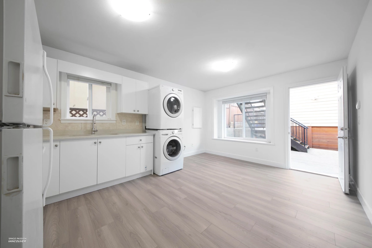 Staircase Photo of 15 N Fell Avenue, Burnaby, BC