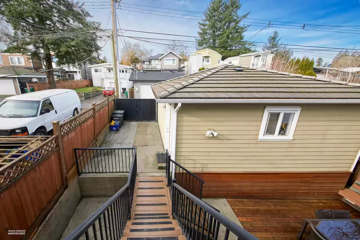 Swimming Pool Photo of 15 N Fell Avenue, Burnaby, BC