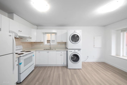 Garage Interior Photo of 15 N Fell Avenue, Burnaby, BC