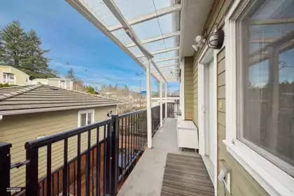 Hot Tub / Spa Photo of 15 N Fell Avenue, Burnaby, BC