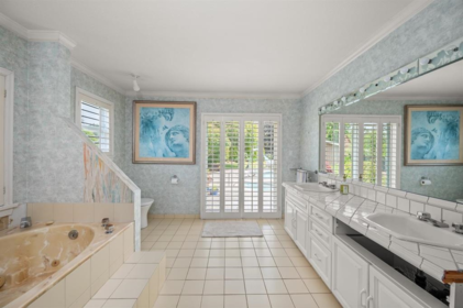 Powder Room Photo of 382 194 Street, Surrey, BC