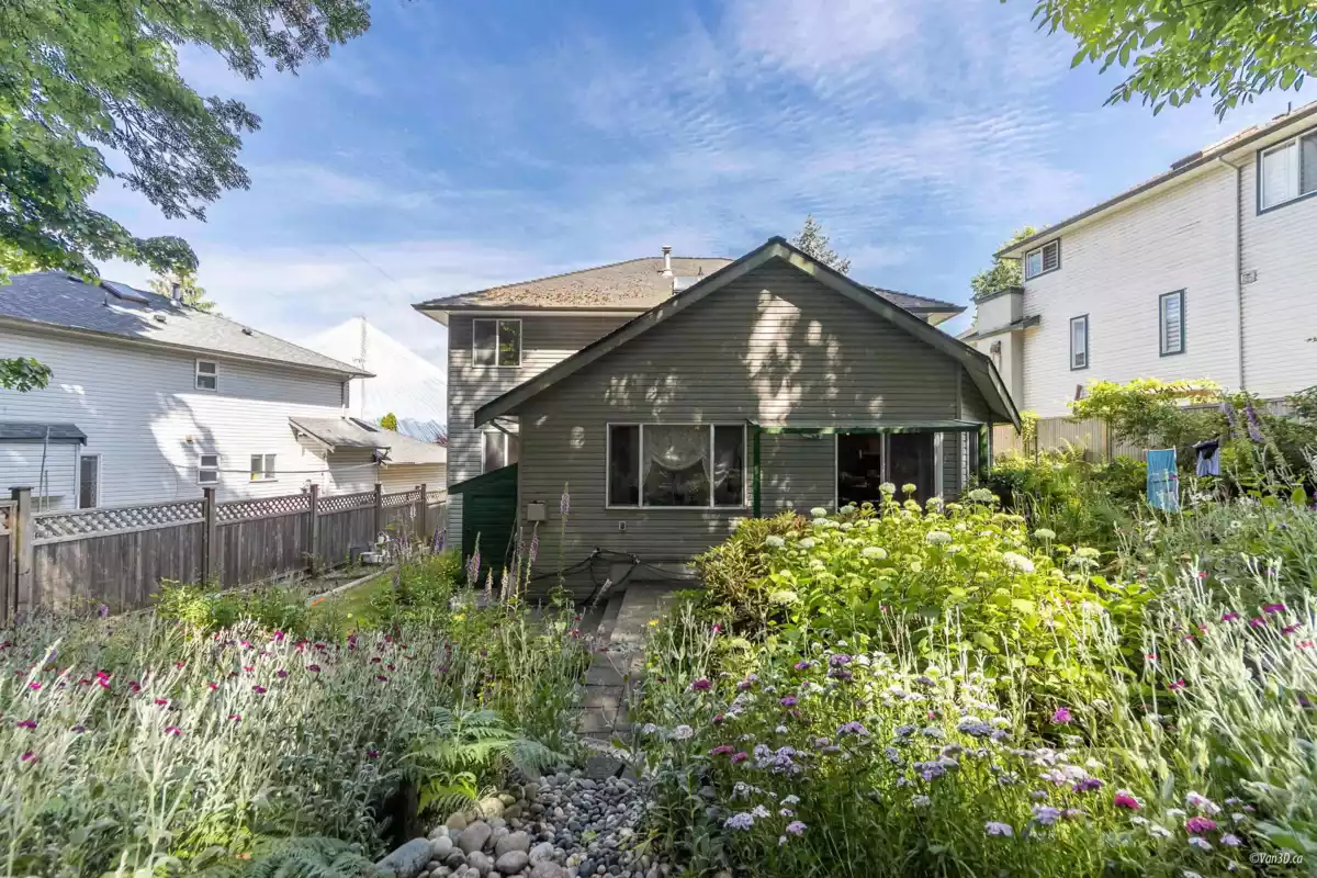 Entry Foyer Photo of 14534 St. Andrews Drive, Surrey, BC