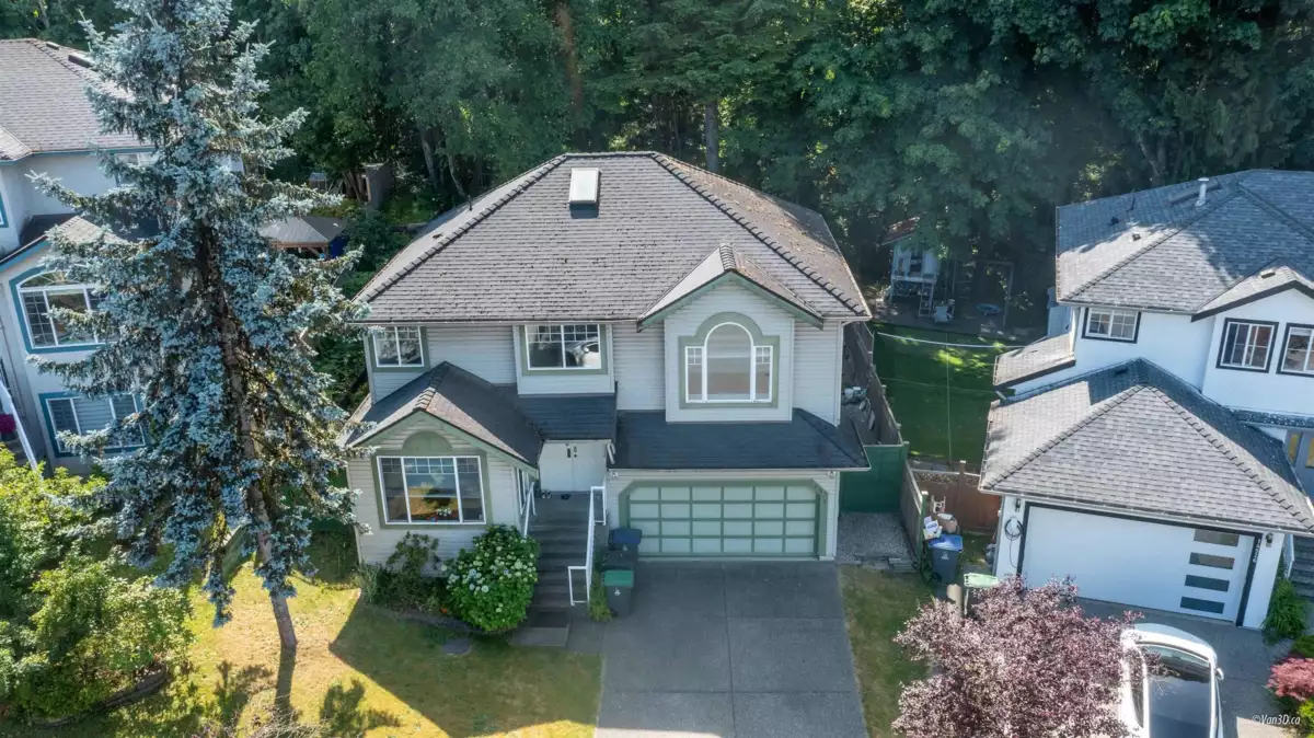 Hallway Photo of 14534 St. Andrews Drive, Surrey, BC