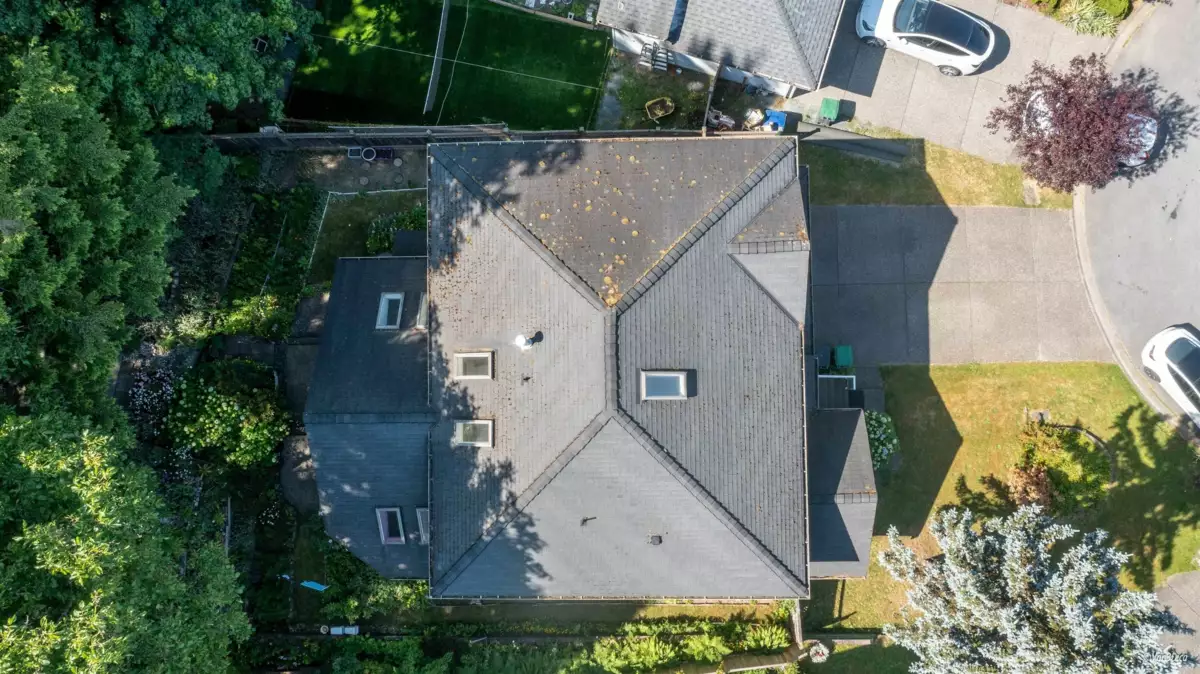 Staircase Photo of 14534 St. Andrews Drive, Surrey, BC