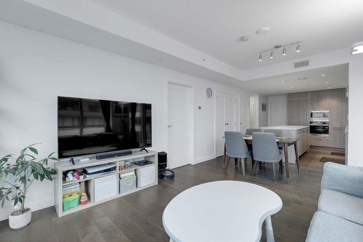 Bedroom 2 Photo of 1003 3331 No. 3 Road, Richmond, BC