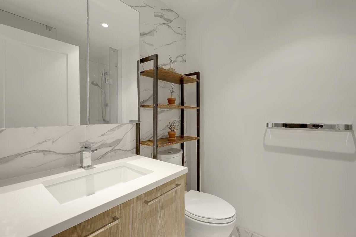 Entry Foyer Photo of 1003 3331 No. 3 Road, Richmond, BC