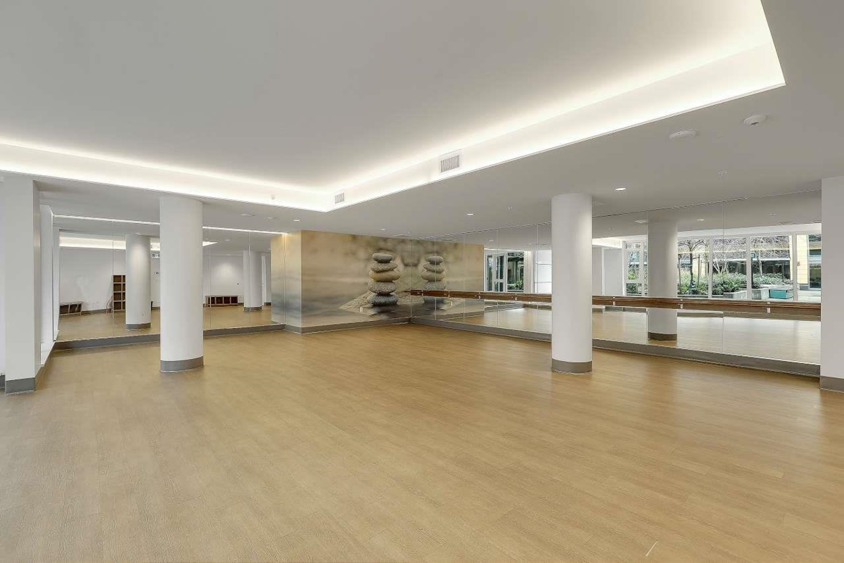 Garden / Landscaping Photo of 1003 3331 No. 3 Road, Richmond, BC