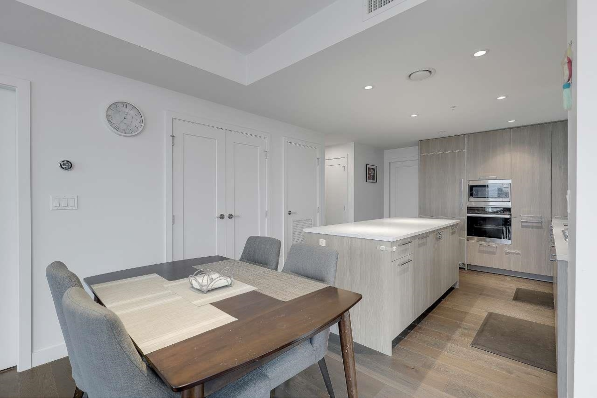 Guest Bathroom Photo of 1003 3331 No. 3 Road, Richmond, BC